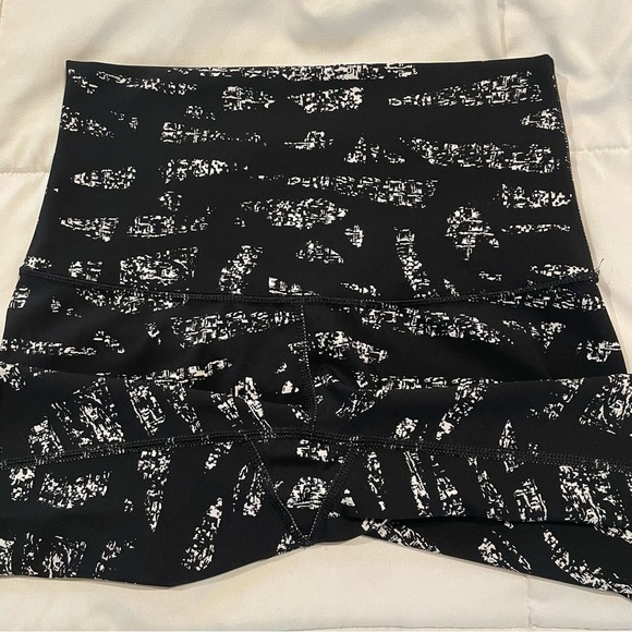 Lululemon Wunder Under Crop High Rise Leggings in Graf Black White 4 W6ABHS - Picture 4 of 9